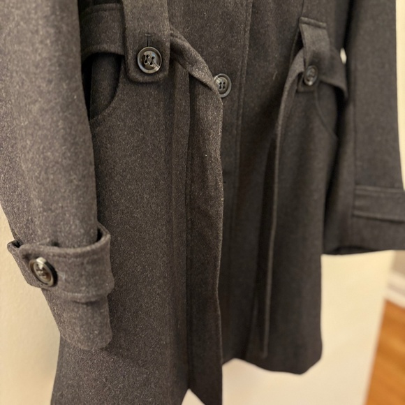 🖤 Liz Claiborne Wool-Blend Belted Walker Coat with Hood – Timeless Elegance🖤 - Picture 9 of 10
